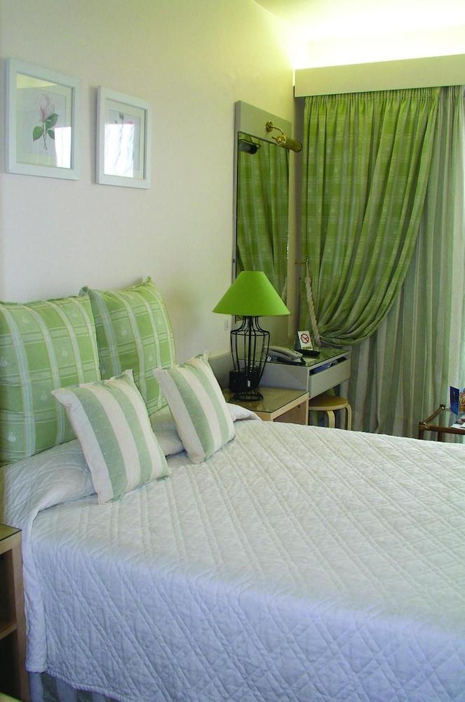 Otel The Park Pire